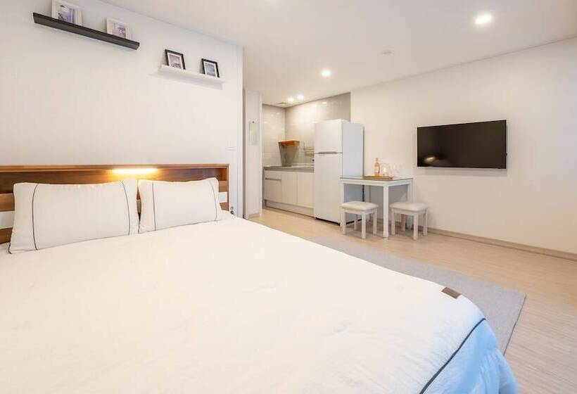 Goseong Badasga Per Osyeonbyu Pension