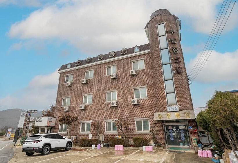 Hongcheon Woodeungjang Motel
