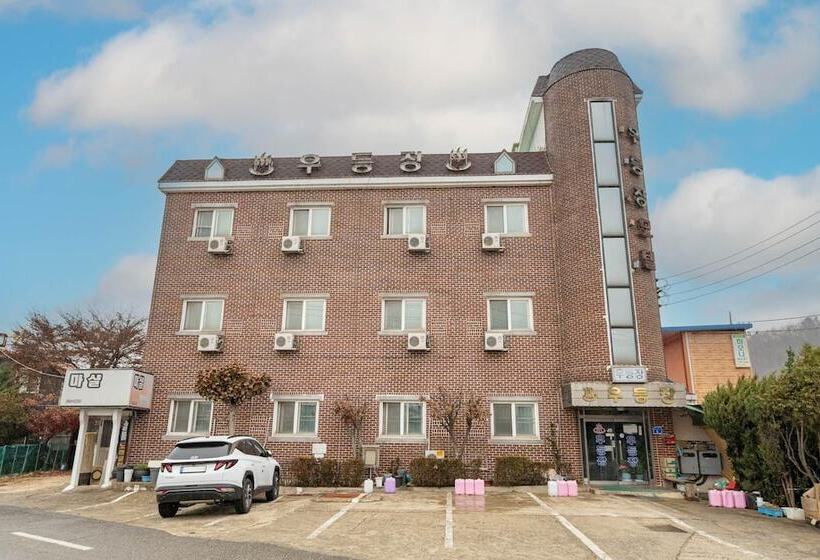 Hongcheon Woodeungjang Motel