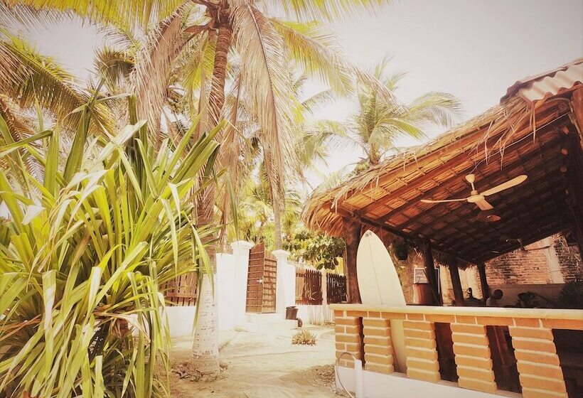 Hostal Punta Paraíso Cabañas