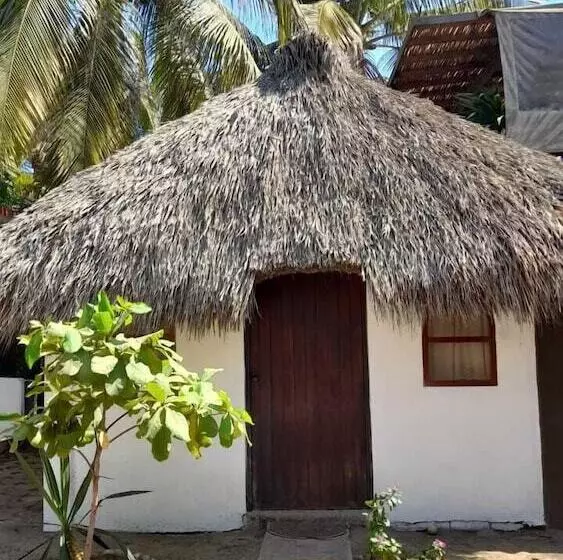 Hostal Punta Paraíso Cabañas