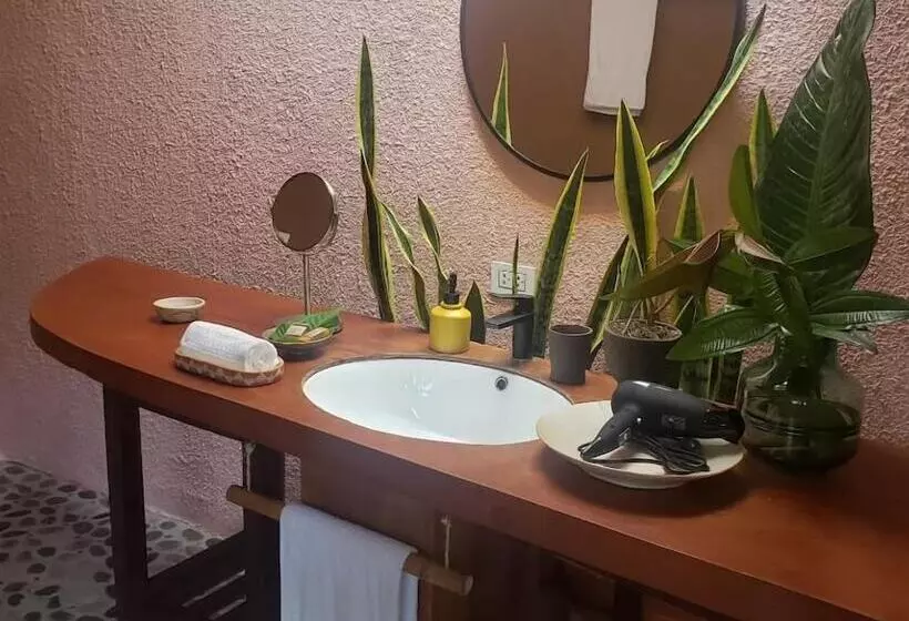 Hotelli Bosque Guardian Lodge