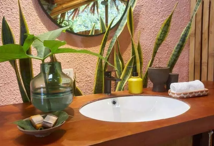 Hotelli Bosque Guardian Lodge