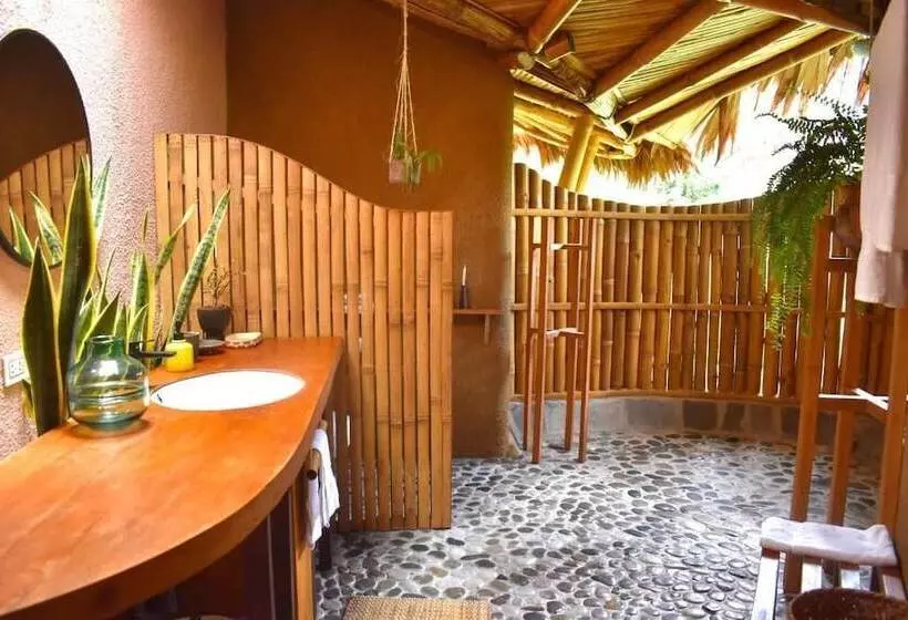 Hotelli Bosque Guardian Lodge