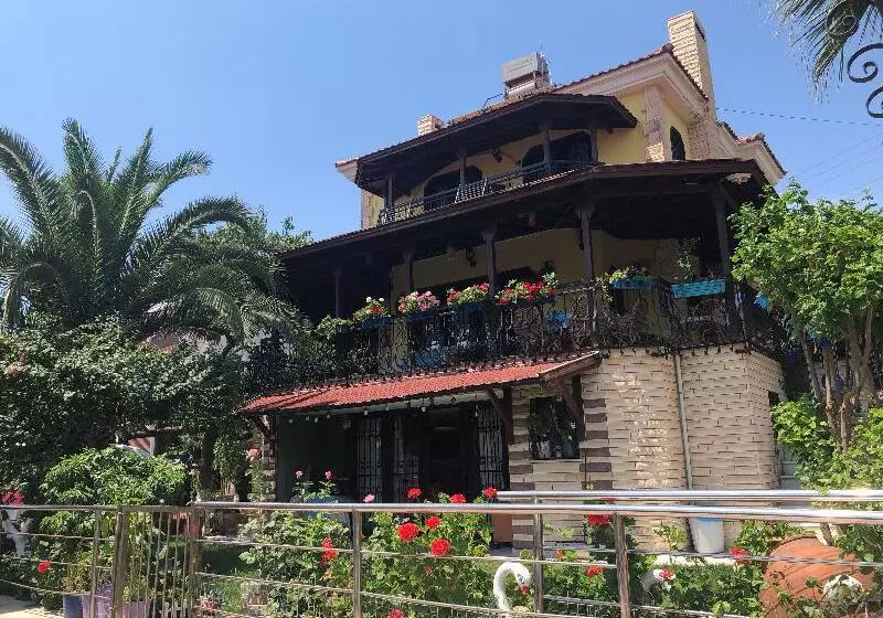 Hotelli Cunda Villa Anka