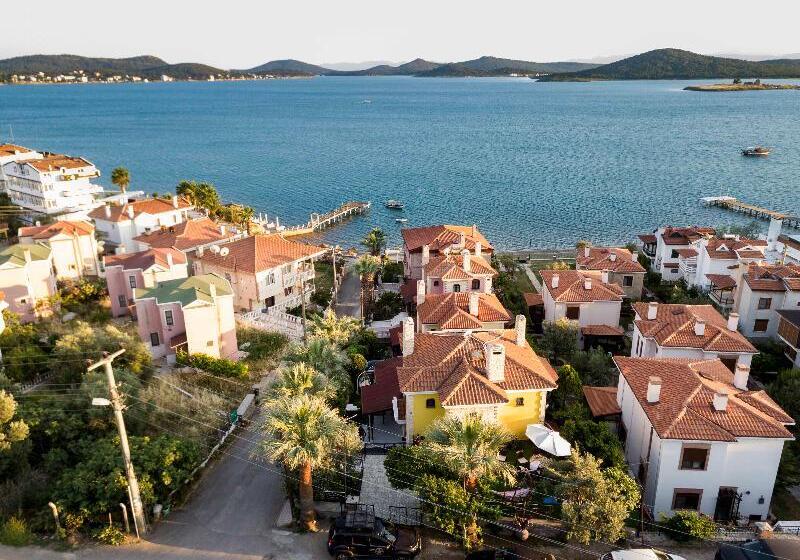 هتل Cunda Villa Anka