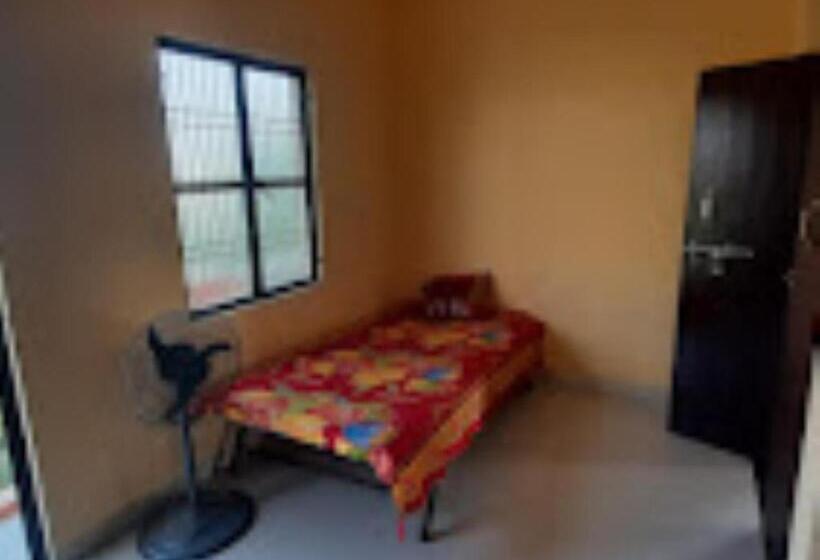 בית מלון כפרי Goroomgo Goverdhan Palace Mathura