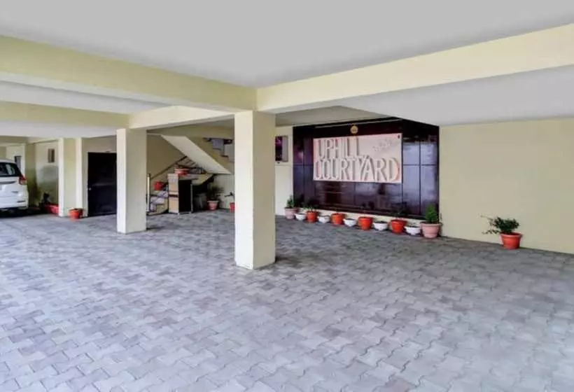 ホテル Goroomgo Hill Top Courtyard Shimla