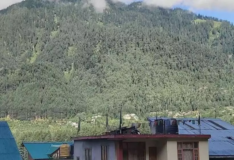 ホテル Goroomgo Red & Rose Cottage Manali