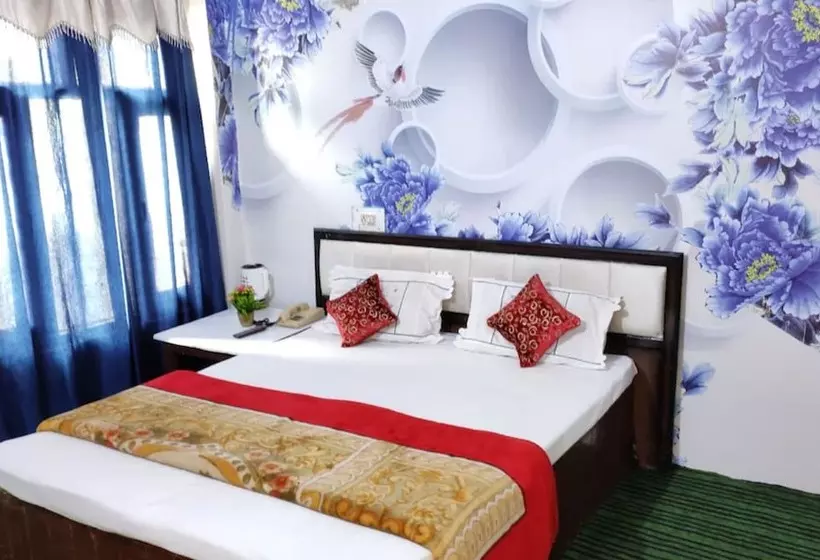 ホテル Goroomgo Red & Rose Cottage Manali