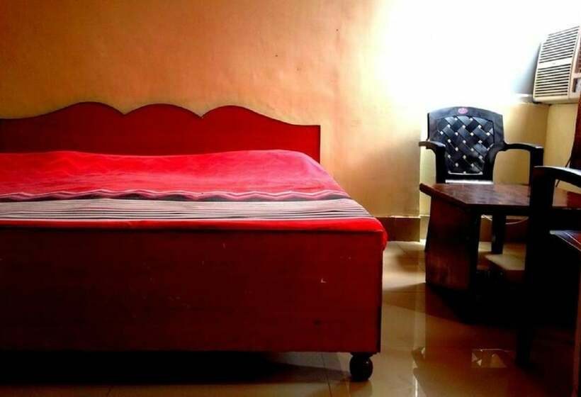 Szálloda Goroomgo Tourist Home Rishikesh