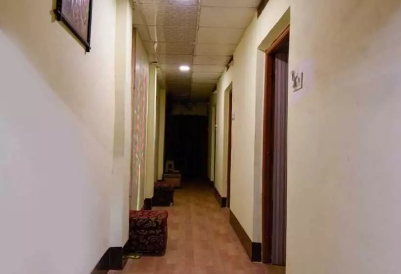 ホテル Goroomgo Imperial Jabalpur