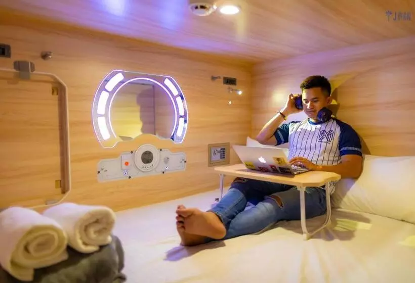 Hotelli Jpod Capsule