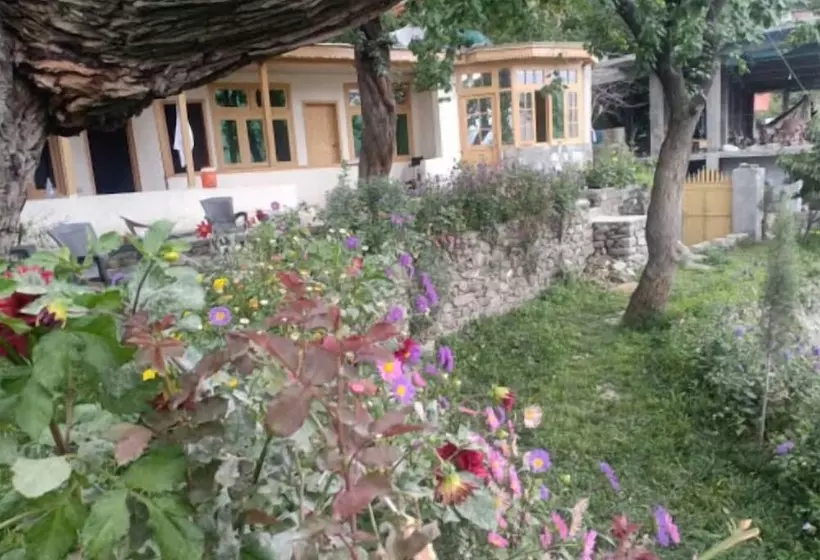 هتل Mountain Refuge Guest House