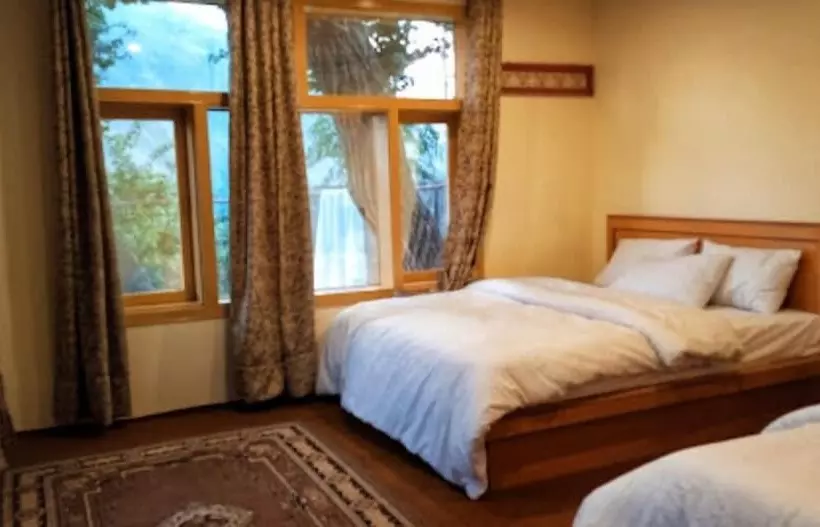 هتل Mountain Refuge Guest House