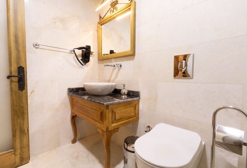 هتل Sapphire Stone House