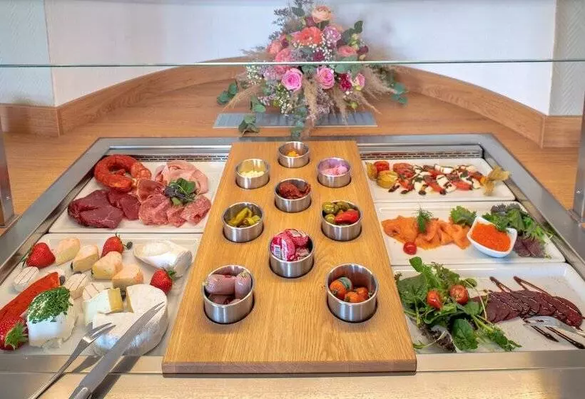 Hotelli Schloss Rattey