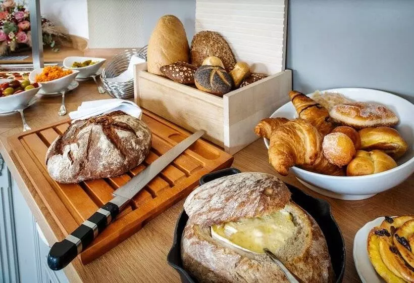 Hotelli Schloss Rattey