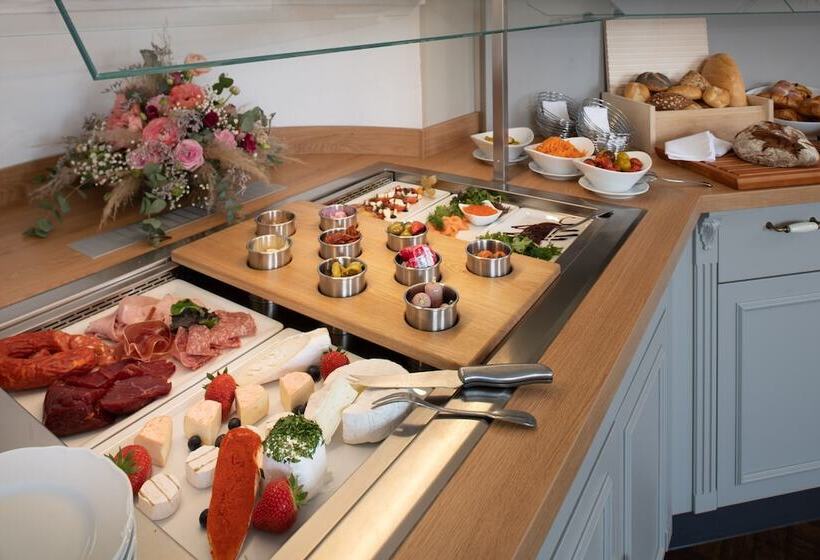 ホテル Schloss Rattey