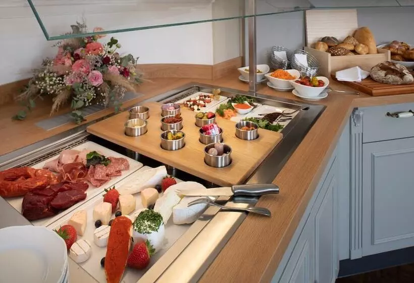 Hotelli Schloss Rattey