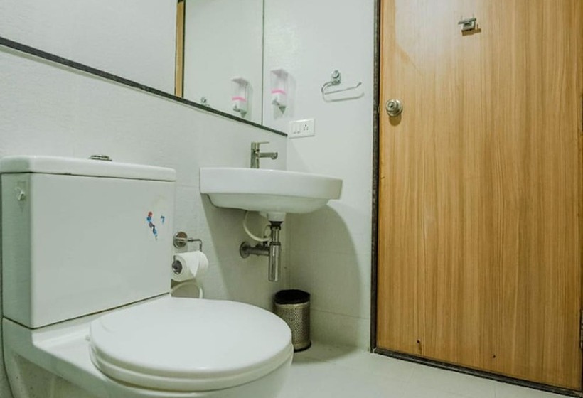 هتل The Altruist Business Stays