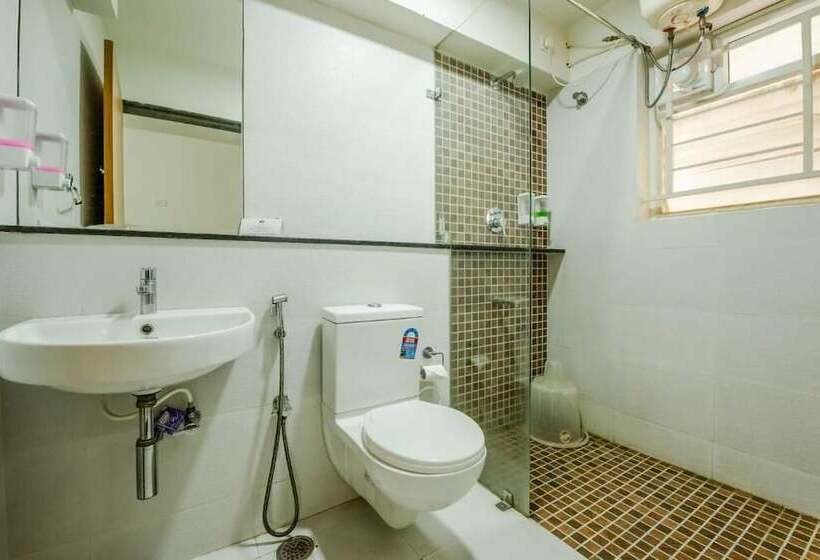 هتل The Altruist Business Stays