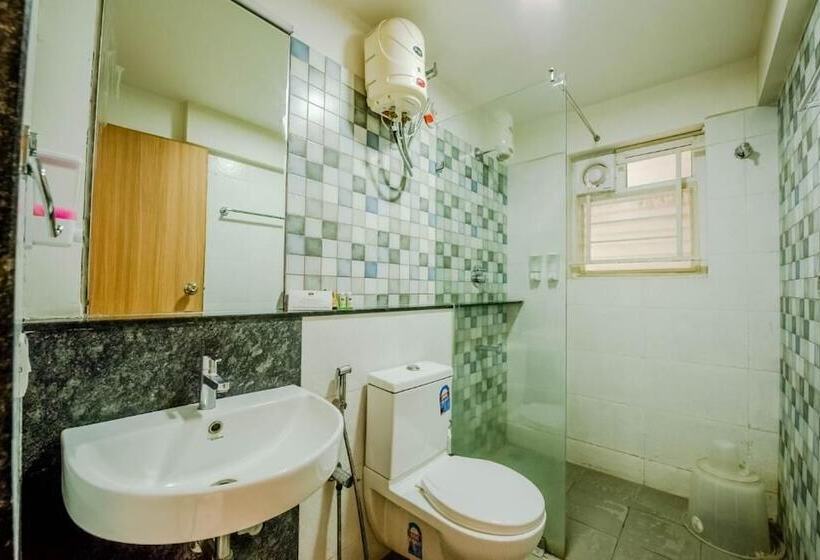 هتل The Altruist Business Stays