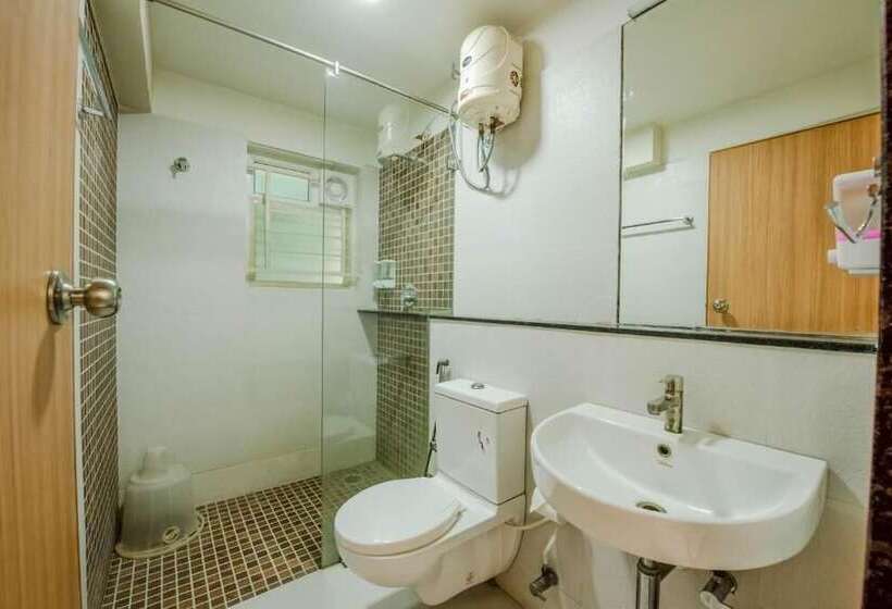 هتل The Altruist Business Stays