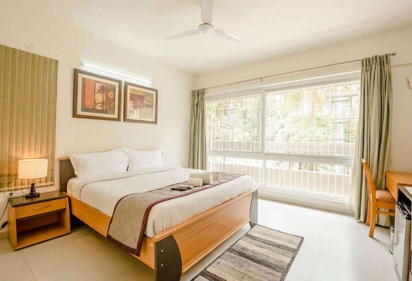 هتل The Altruist Business Stays