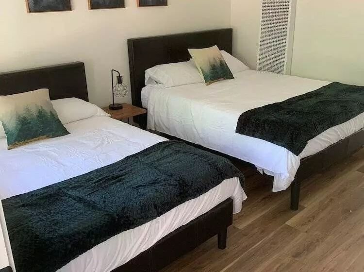 Motelli Sierra Inn On The River