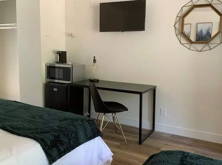 Motelli Sierra Inn On The River