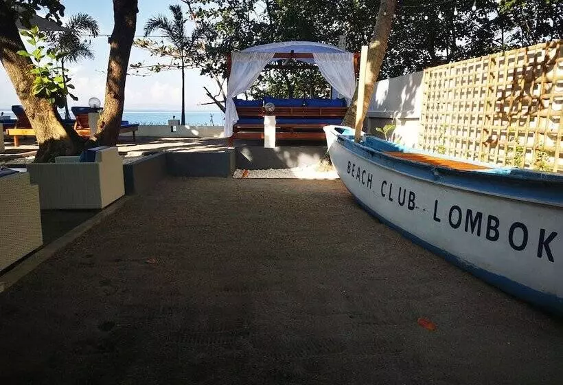 ペンション Beach Club Lombok By Bale Solah