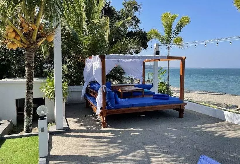 ペンション Beach Club Lombok By Bale Solah