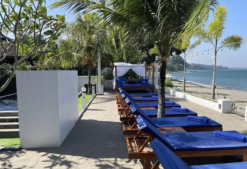 ペンション Beach Club Lombok By Bale Solah