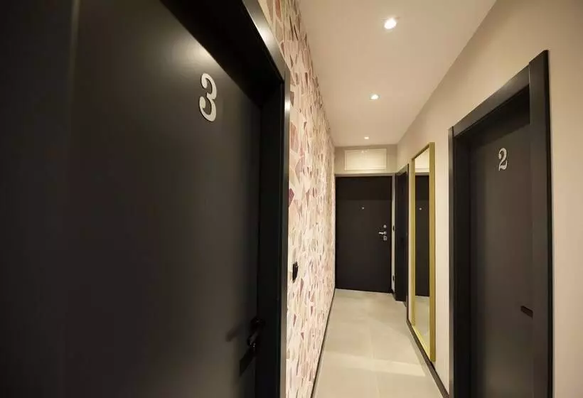 ペンション The Lion Rooms