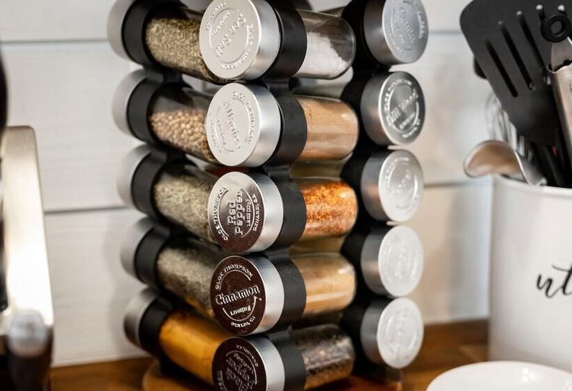 Whispering Pines Cabin   Family And Pet Friendly Abode