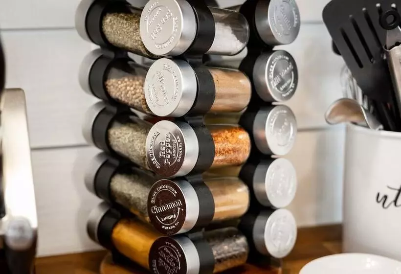 Whispering Pines Cabin   Family And Pet Friendly Abode