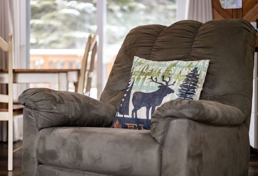 Whispering Pines Cabin   Family And Pet Friendly Abode