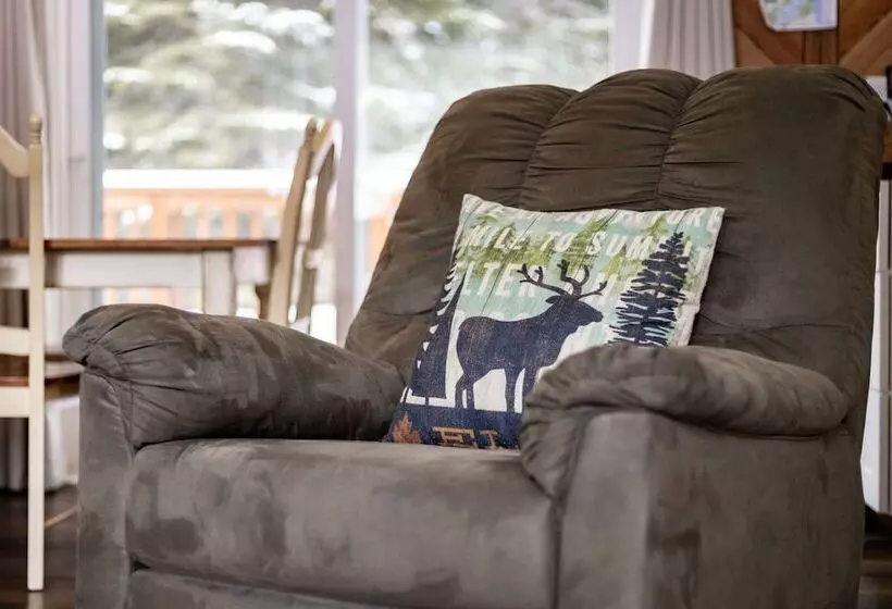 Whispering Pines Cabin   Family And Pet Friendly Abode