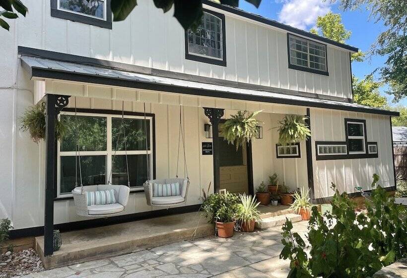 住宿加早餐  Hill Country Herb Garden