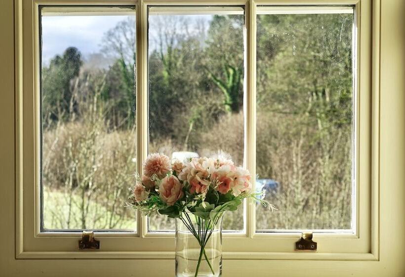 住宿加早餐  The Derby Arms Witherslack