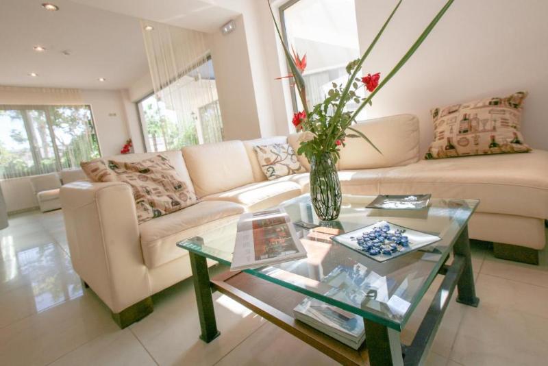 Flamingos Hotel Apartments