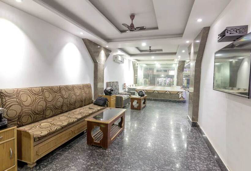 בית מלון כפרי Goroomgo Mundrika Deluxe Patna