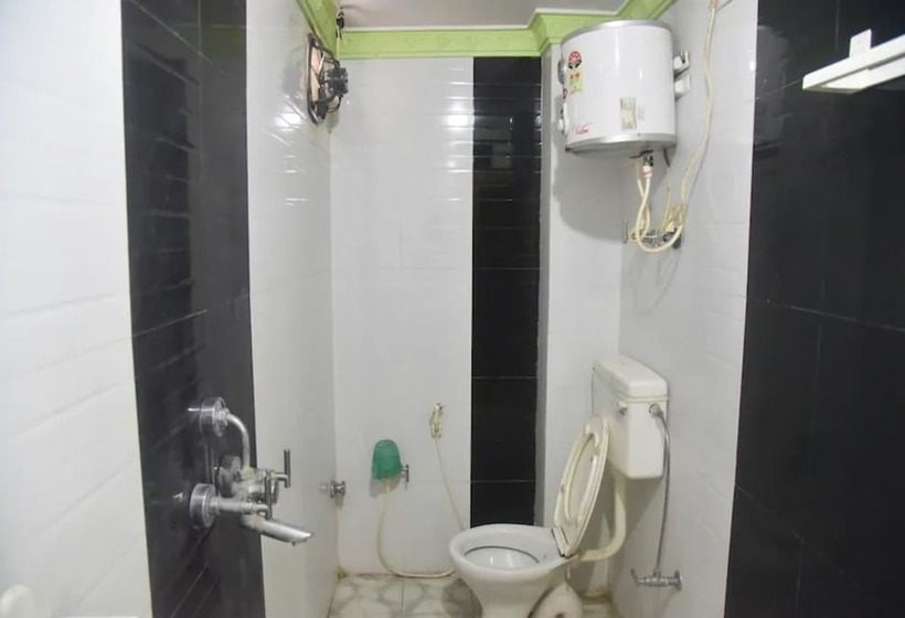 בית מלון כפרי Goroomgo Mundrika Deluxe Patna