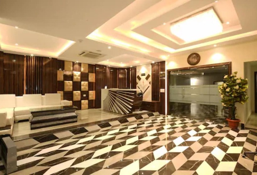 فندق Goroomgo V Grand Bareilly