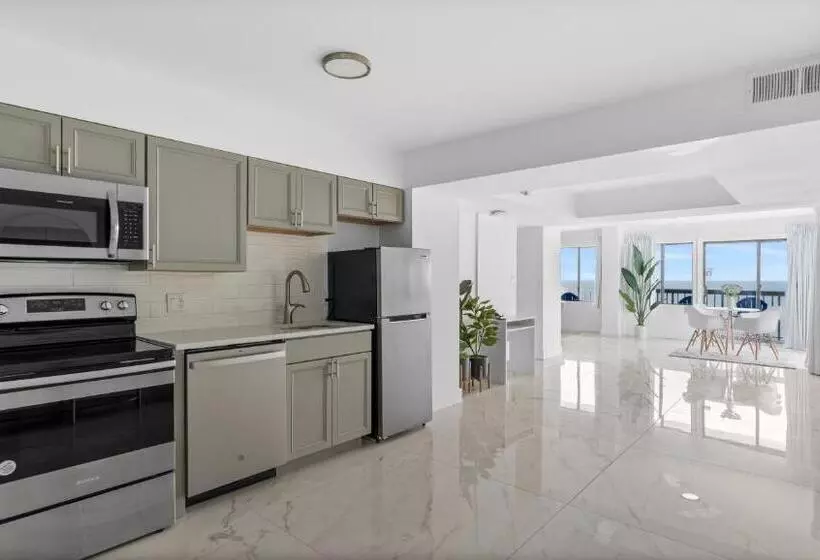 هتل Grande Beach Resort