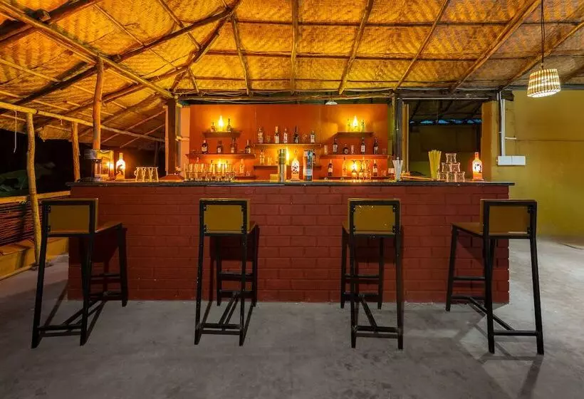 Hotelli Justa  Morjim Beach Resort And Spa