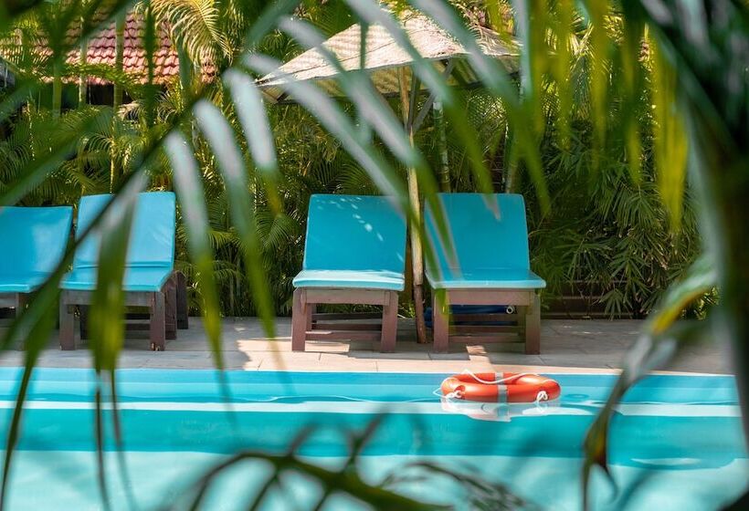 فندق Justa  Morjim Beach Resort And Spa