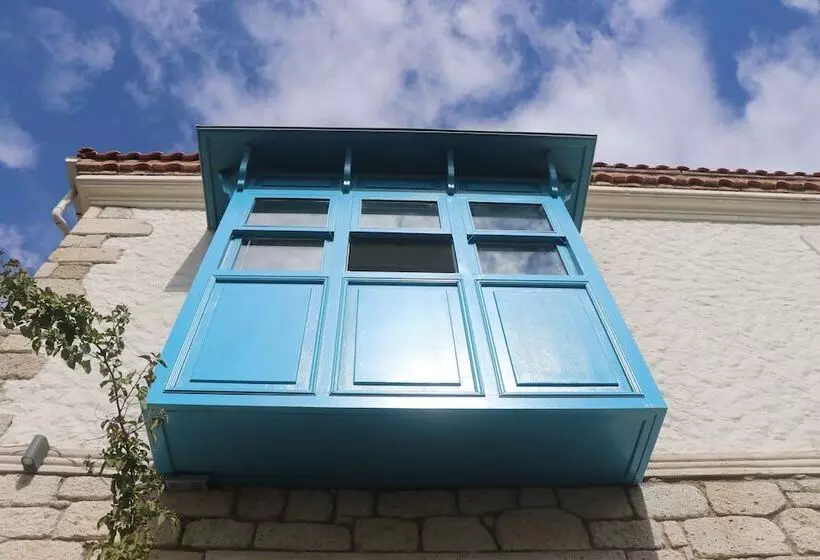 هتل Mavi Konak Alacati