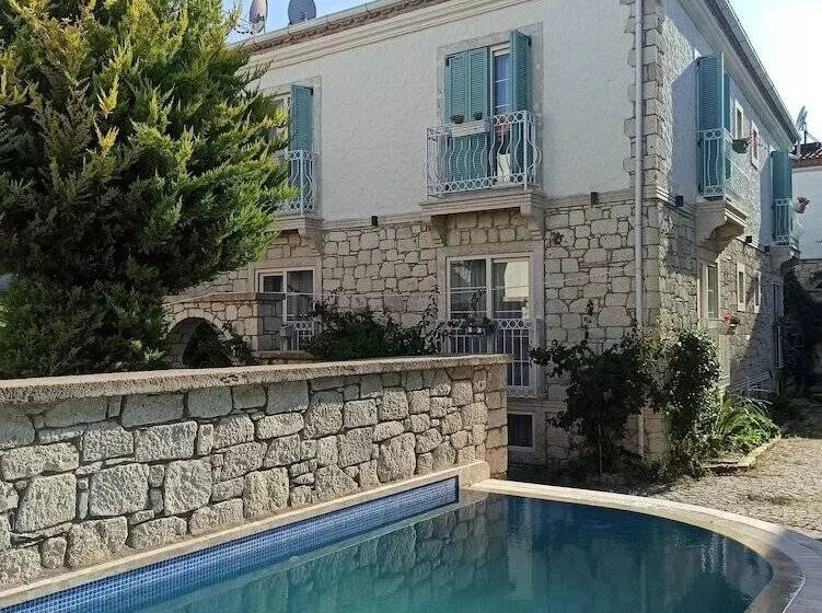 هتل Mavi Konak Alacati